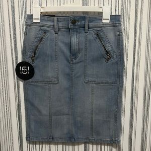New with tags. Size Medium Jean skirt